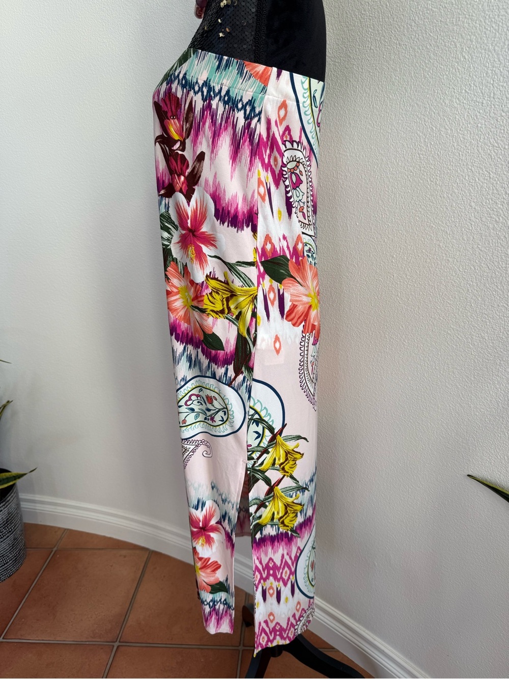 Chico’s Ikat Encounter Hibiscus Flower Maxi Skirt Size 0 (4) - Picture 4 of 8